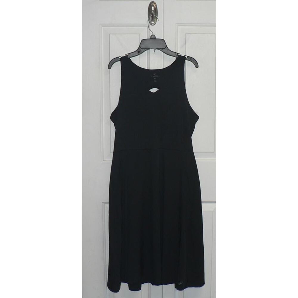 Freely Women's Sleeveless V-Neck Cut-Out Back Dress in‎ Black Medium $50